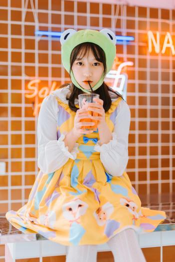 诱人白丝袜美女性感大胆私房撩人美腿写真第2张