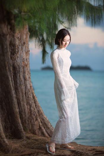 高清吉林美女演员舒畅春日街拍图片第1张
