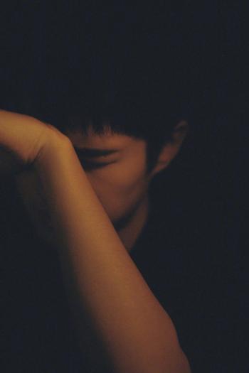 郭碧婷最新深夜时尚街拍写真图片第6张