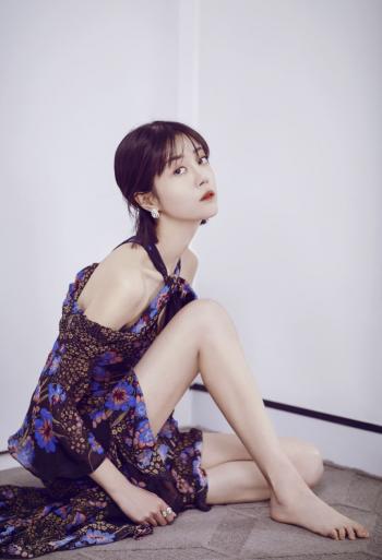 高清北京美女李溪芮超美时尚杂志封面大片第0张