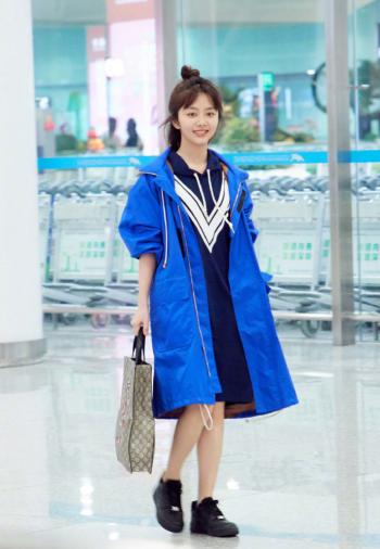 中国内地四川泸州影视女演员可爱女星谭松韵清纯静美写真第0张