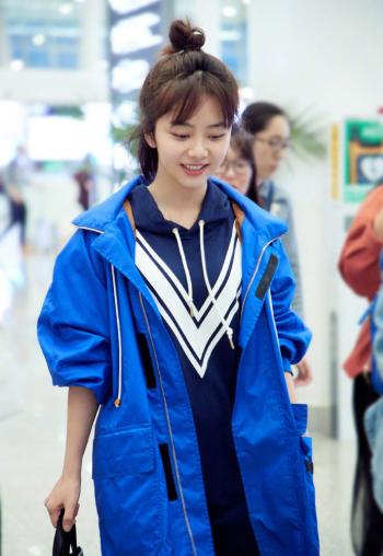 中国内地四川泸州影视女演员可爱女星谭松韵清纯静美写真第3张