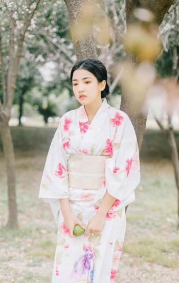 和服美女千娇百媚迷人写真图片第3张