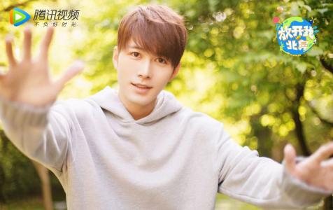 小时代3陈学冬芭莎男士大片 时尚帅气第3张