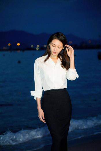 女星苗苗图片 _ 第(1)张