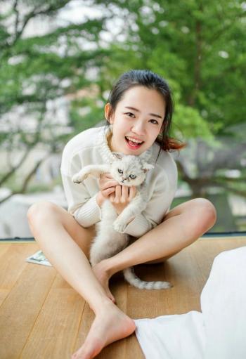 高清徐志贤帅气西装活动照图片第3张