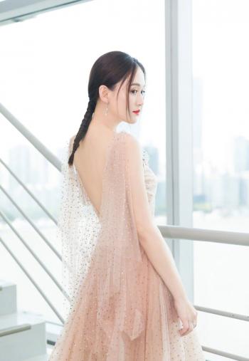 高清台湾省新竹县女演员陈乔恩成熟优雅写真桌面壁纸第1张
