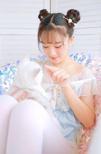 性感女仆装美女模特白丝袜美腿诱惑写真第2张