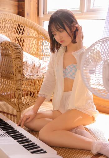 性感亚洲国产小嫩模福利四区美少女性感写真第1张