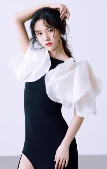 鞠婧祎第0张
