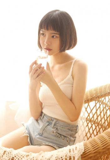 美女热裤图片 _ 第(4)张