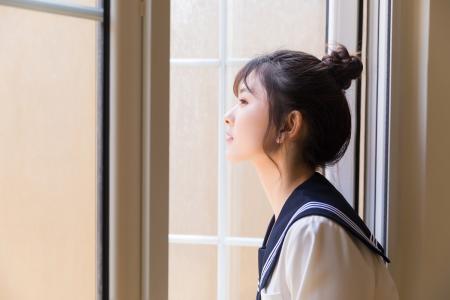 清纯校花美女生活照 长发直发美女图片大全第5张