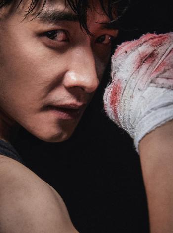 罗晋魅力型男冬日户外写真图片第5张