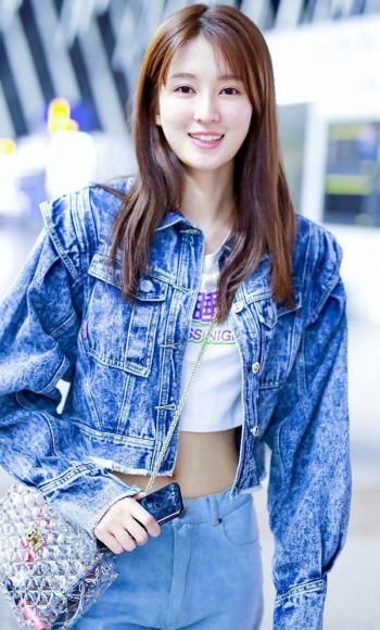 高清中国内地黑龙江省哈尔滨女演员乔欣甜美养眼写真图片桌面壁纸第0张