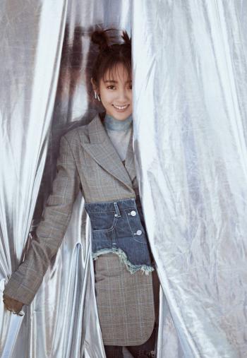 高清中国内地北京朝阳女演员邢菲时尚摩登写真图片桌面壁纸第0张