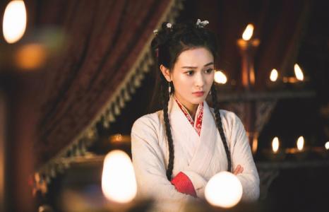 中国内地安徽女演员海铃一字肩礼服性感迷人写真图片第3张