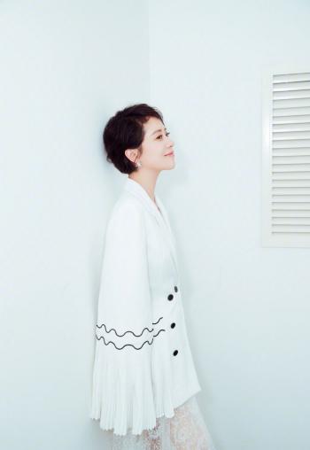 高清中国南京女演员成熟知性美女海清干练洒脱刚柔并蓄时尚写真第3张