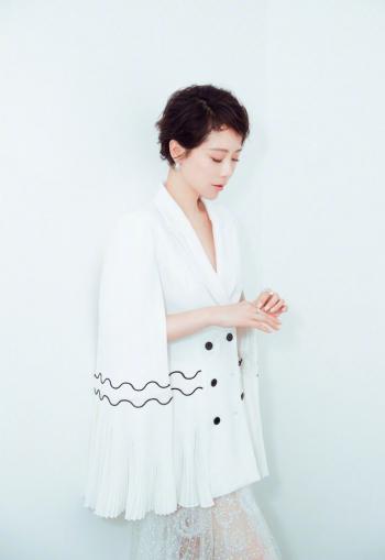 高清中国南京女演员成熟知性美女海清干练洒脱刚柔并蓄时尚写真第0张