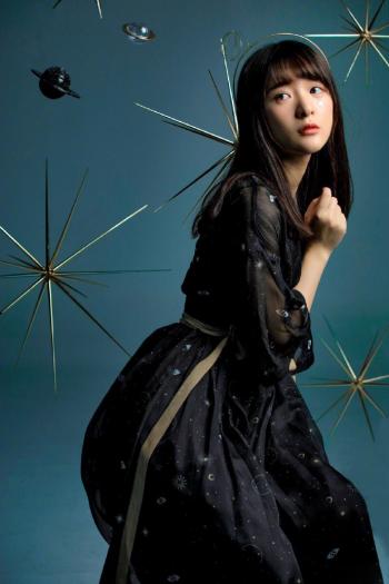 杨幂透视薄纱长裙妩媚性感写真图片第2张