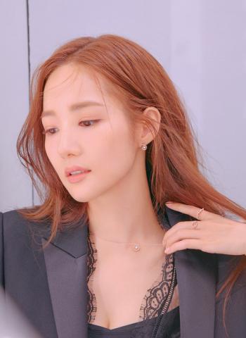 高清首尔特别美女朴敏英知性迷人简约风写真图片第4张