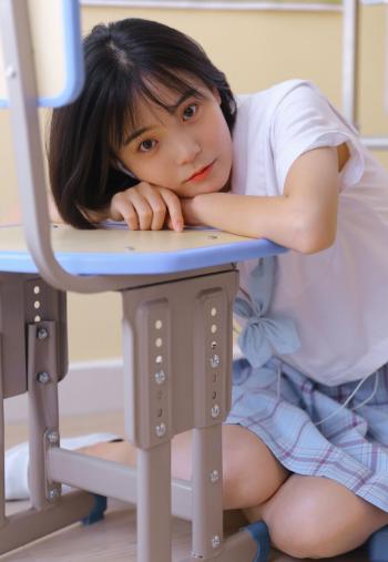 校园清纯小MM 可爱校服短萌妹子校园写真第4张