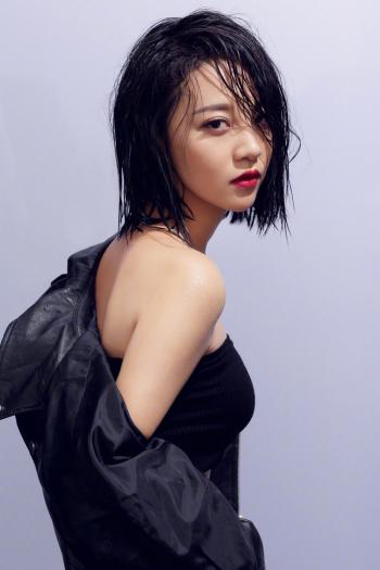 美女模特图片 _ 第(1)张