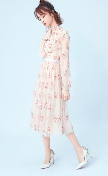 胡冰卿冰蓝系活泼明朗写真图片第2张