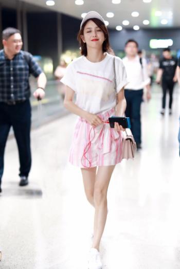 高清中国内地新疆伊犁影视女演员佟丽娅超A背头高清桌面壁纸第1张