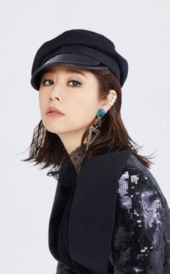 林心如巴黎秀场甜美街拍图片第4张