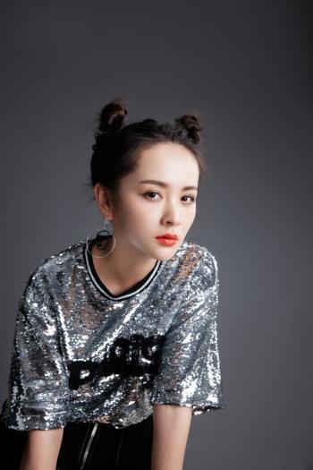 邓莎吊带白裙灵动俏皮写真图片  邓莎图片第5张