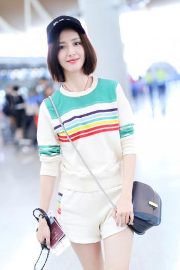 高清中国内地新疆伊犁影视女演员佟丽娅超A背头高清桌面壁纸第1张