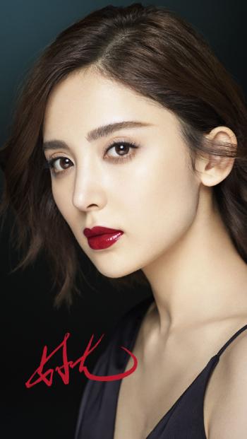 中国内地新疆乌鲁木齐市影视女演员古力娜扎美艳代言写真图片第0张