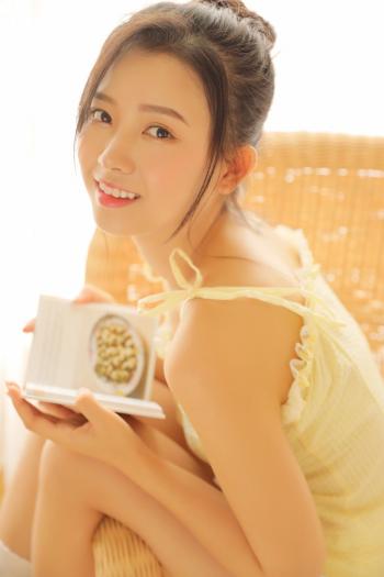 性感亚洲国产小嫩模福利四区吊带连衣裙美女高清图片第3张