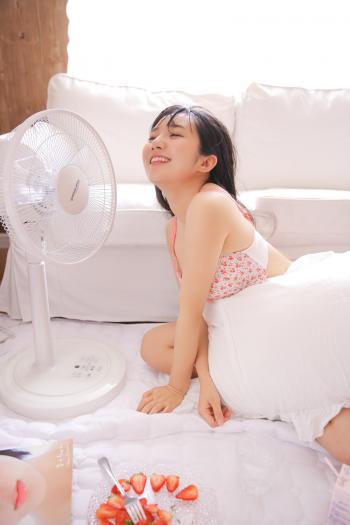 亚洲嫩模图片 _ 第(6)张