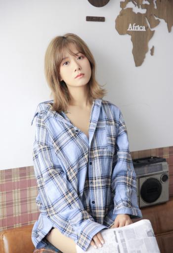 中国影视湖北黄石女演员陈数白衫轻甜写真图片第3张