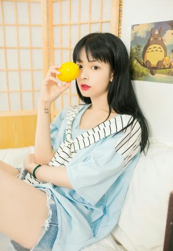 美女热裤图片 _ 第(1)张