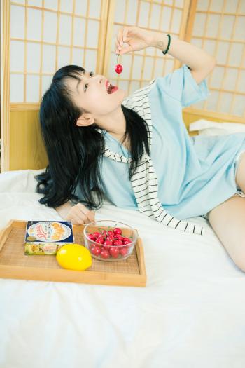 美女热裤图片 _ 第(7)张