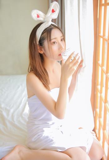 美腿玉足第2张