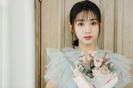 高清中国内地北京朝阳女演员邢菲妩媚动人写真桌面壁纸第2张
