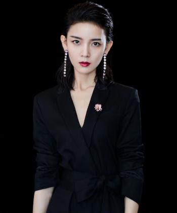 中国内地四川省攀枝花女演员人气演员陈瑶俏皮可爱写真图片第2张