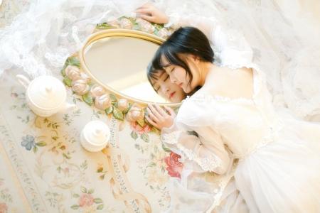 马甲线女王袁姗姗时尚性感写真图片超赞身材第2张