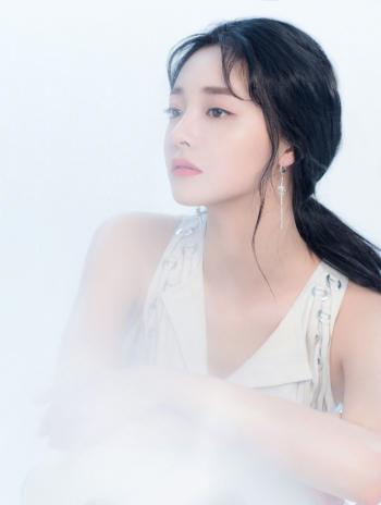 高清上海奉贤美女周洁琼甜美浪漫写真桌面壁纸第3张