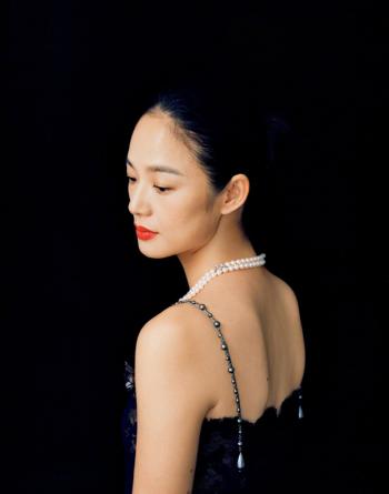 周韵图片 周韵性感杂志封面写真图片第2张