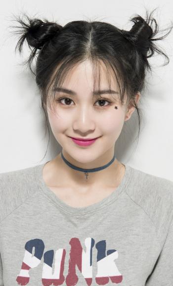 林允性感露脐装清爽写真图片第2张