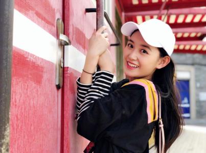 蒋依依仙气白裙清纯高清桌面壁纸第5张