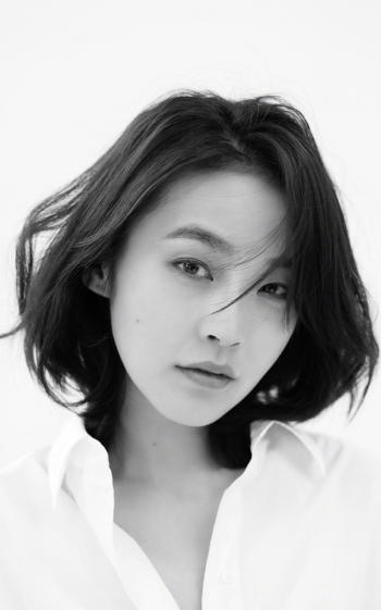 高清吉林省辽源女明星张佳宁百变时尚高清桌面壁纸第0张