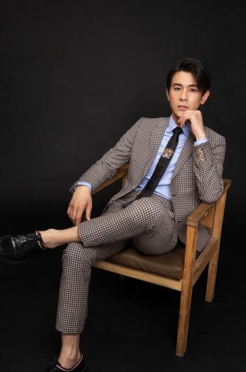古剑奇谭型男乔振宇魅力动感帅气写真桌面壁纸第2张