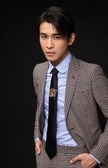 古剑奇谭型男乔振宇魅力动感帅气写真桌面壁纸第3张