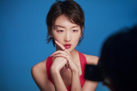 高清中国内地影视河北省石家庄女演员周冬雨青春靓丽写真高清手机壁纸第3张