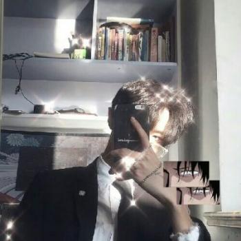 帅哥宋威龙蓝色系清爽写真图片第2张